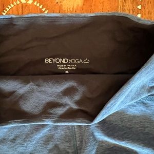 Beautiful Blue Beyond Yoga Leggings - never worn!